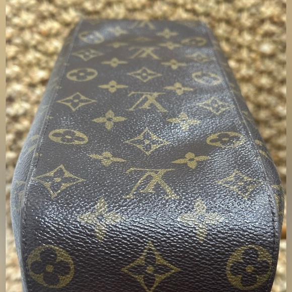 Louis Vuitton Looping GM Monogram - Picture 8 of 10